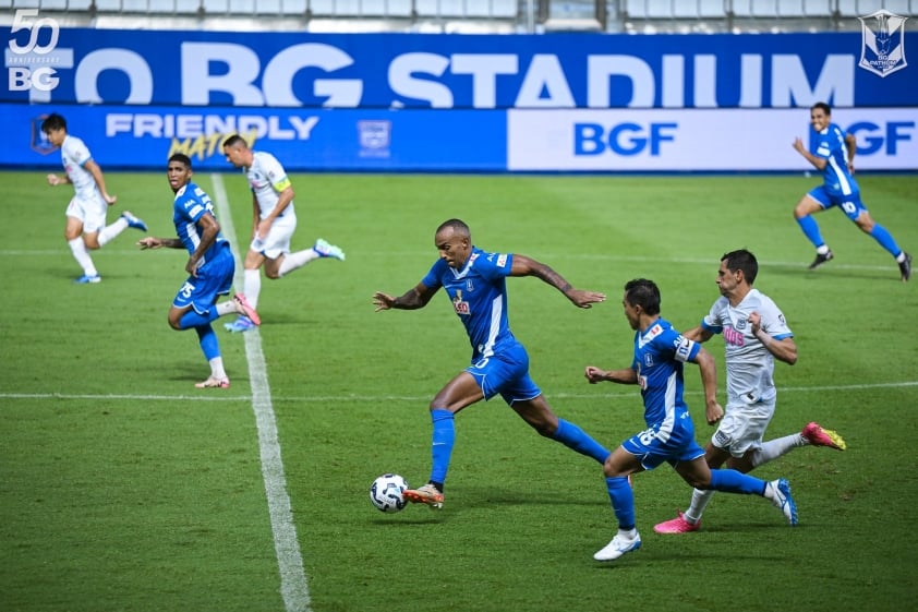 Muangthong United sắp thế chân Thanh Hóa tại AFC Champions League 2