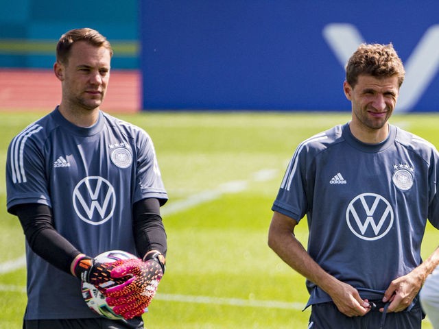 Ter Stegen bất mãn khi đóng vai kép phụ ở tuyển Đức, Neuer đáp trả đanh thép