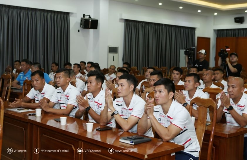 Trọng tài Việt Nam đối mặt bài kiểm tra thể lực của FIFA trước mùa giải 2024/25