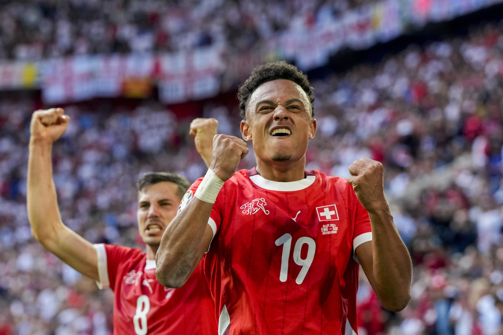 Manchester United để mắt đến tuyển thủ Thụy Sĩ Dan Ndoye trong cuộc tìm kiếm tiền đạo