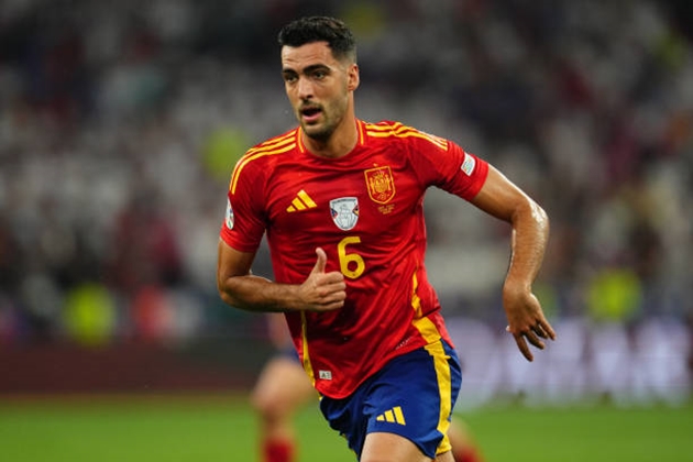 Mikel Merino Thấu Hiểu Ngọn Lửa La Liga, từ Chối Trở Về Ngoại Hạng Anh