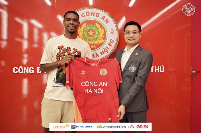 Chân sút Brazil Alan Sebasao Alexandre chính thức cập bến CAHN