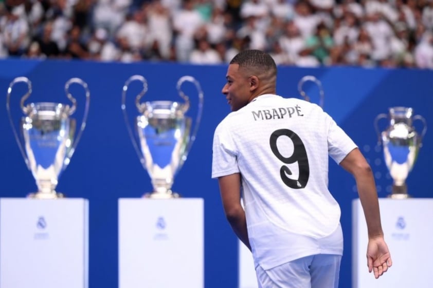 Kylian Mbappe chính thức ra mắt Real Madrid với những tuyên bố đầy cảm xúc