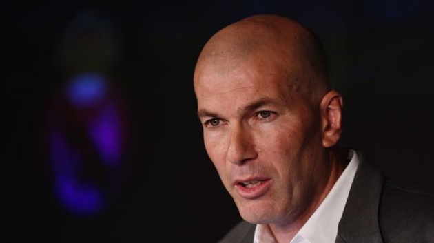 Manchester United để Zinedine Zidane vào 