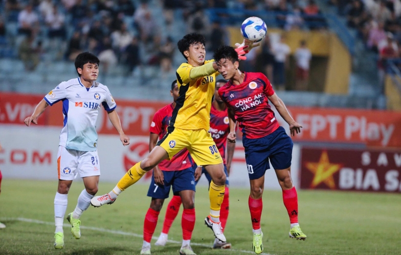 Tỏa sáng với những pha cứu thua ngoạn mục Điểm sáng từ vòng 6 V-League