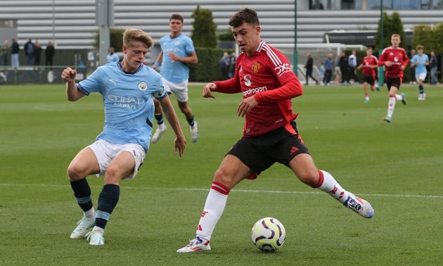 Tiền đạo trẻ James Scanlon tỏa sáng, thắp sáng hy vọng cho tương lai của Manchester United