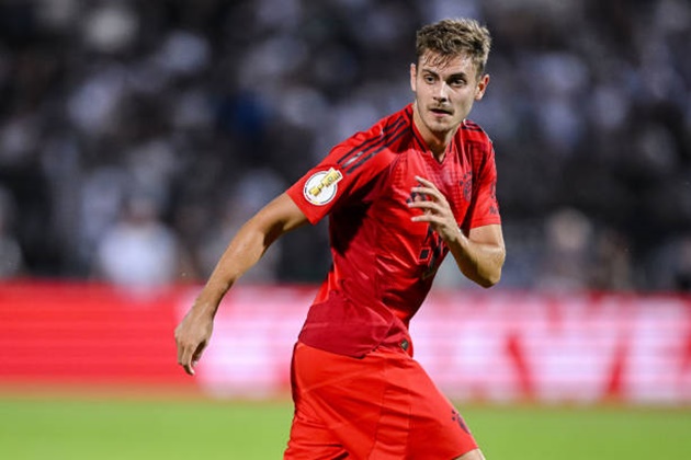 Stanisic tái xuất: Bayern đón tin vui từ quá trình hồi phục đáng khích lệ