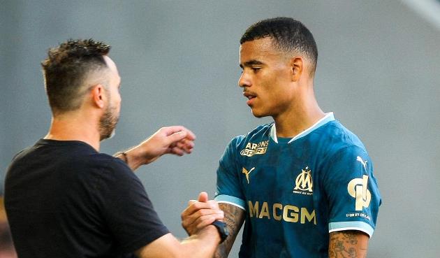 Sự đấu tranh đạo đức của Borussia Dortmund Roberto De Zerbi hay Nuri Şahin?