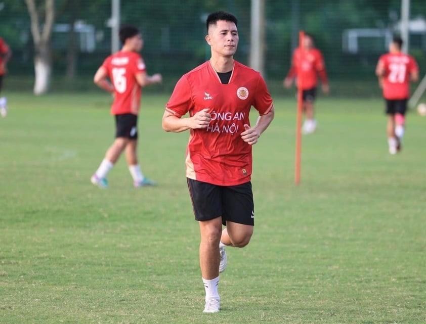 Đình Trọng quyết tâm chinh phục thử thách mới ở CAHN