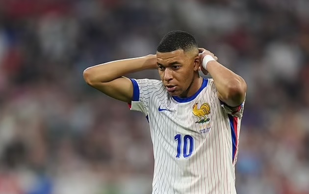 Kylian Mbappe rời tuyển Pháp giữa cơn bão chỉ trích và bất đồng