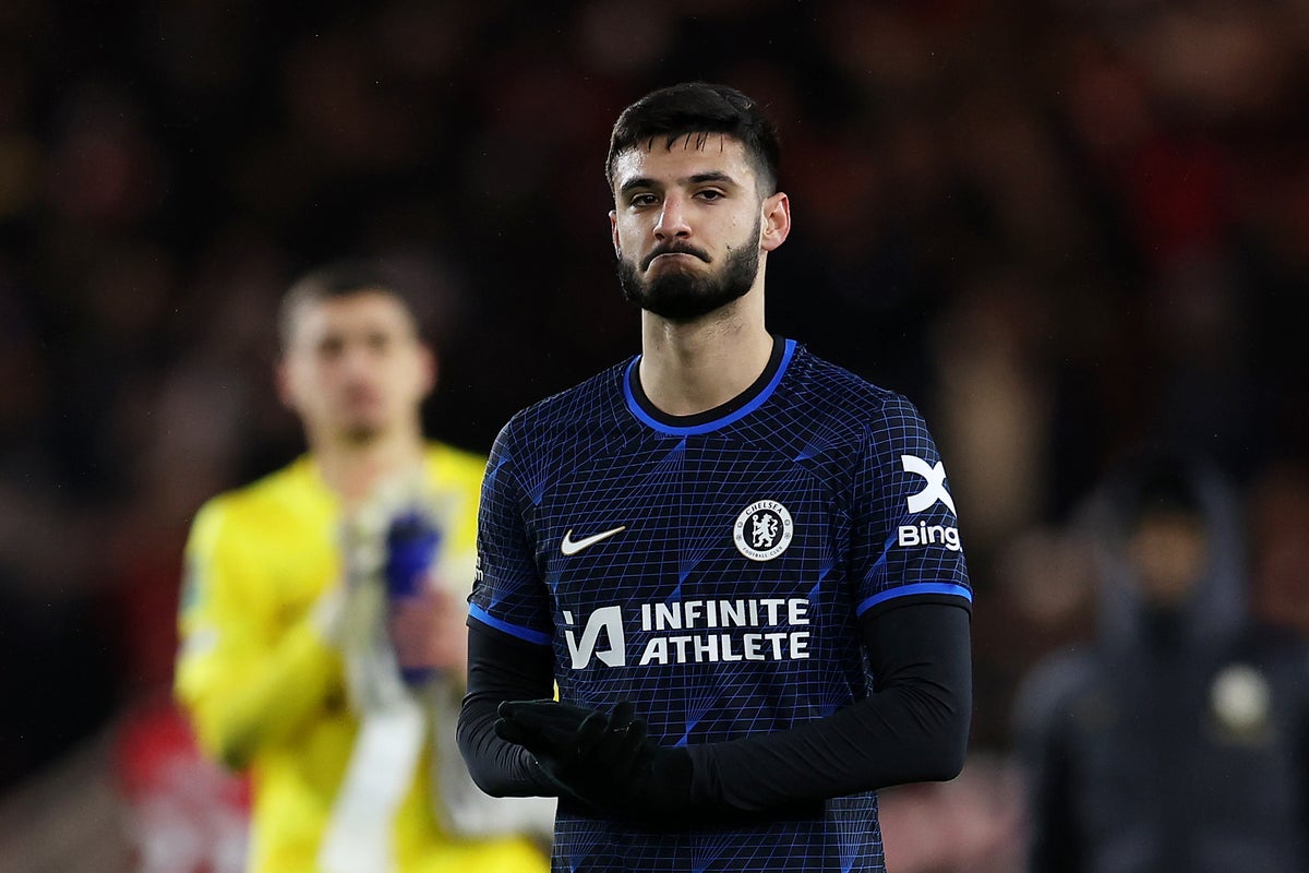Chelsea Sẵn Sàng Đổi Đội Hình Mùa Hè Với Dewsbury-Hall Thay Thế Gallagher