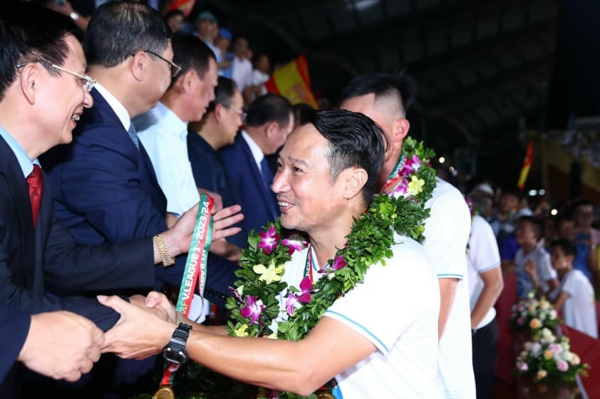 HLV Vũ Hồng Việt: Người kiến tạo lịch sử cho Nam Định