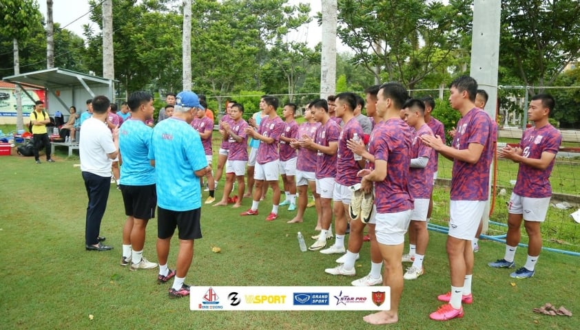 Đương kim Vô địch hạng Nhì Định Hướng Phú Nhuận đối mặt nguy cơ bỏ lỡ giải Hạng Nhất Quốc gia 2024/25