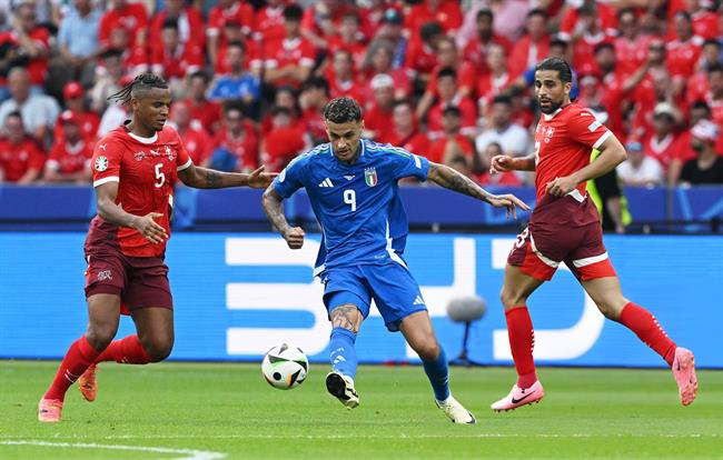 Thất bại gây sốc của Italia trước Thụy Sĩ: HLV Spalletti xin lỗi người hâm mộ, thừa nhận cần thay đổi