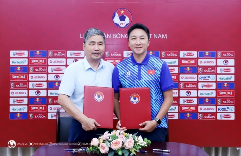 Đội tuyển Việt Nam bổ sung chuyên gia thể lực người Hàn Quốc