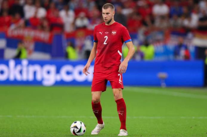 AC Milan ra mắt 