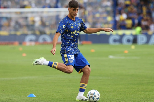 Chelsea chuẩn bị đón sao mai người Argentina Aaron Anselmino