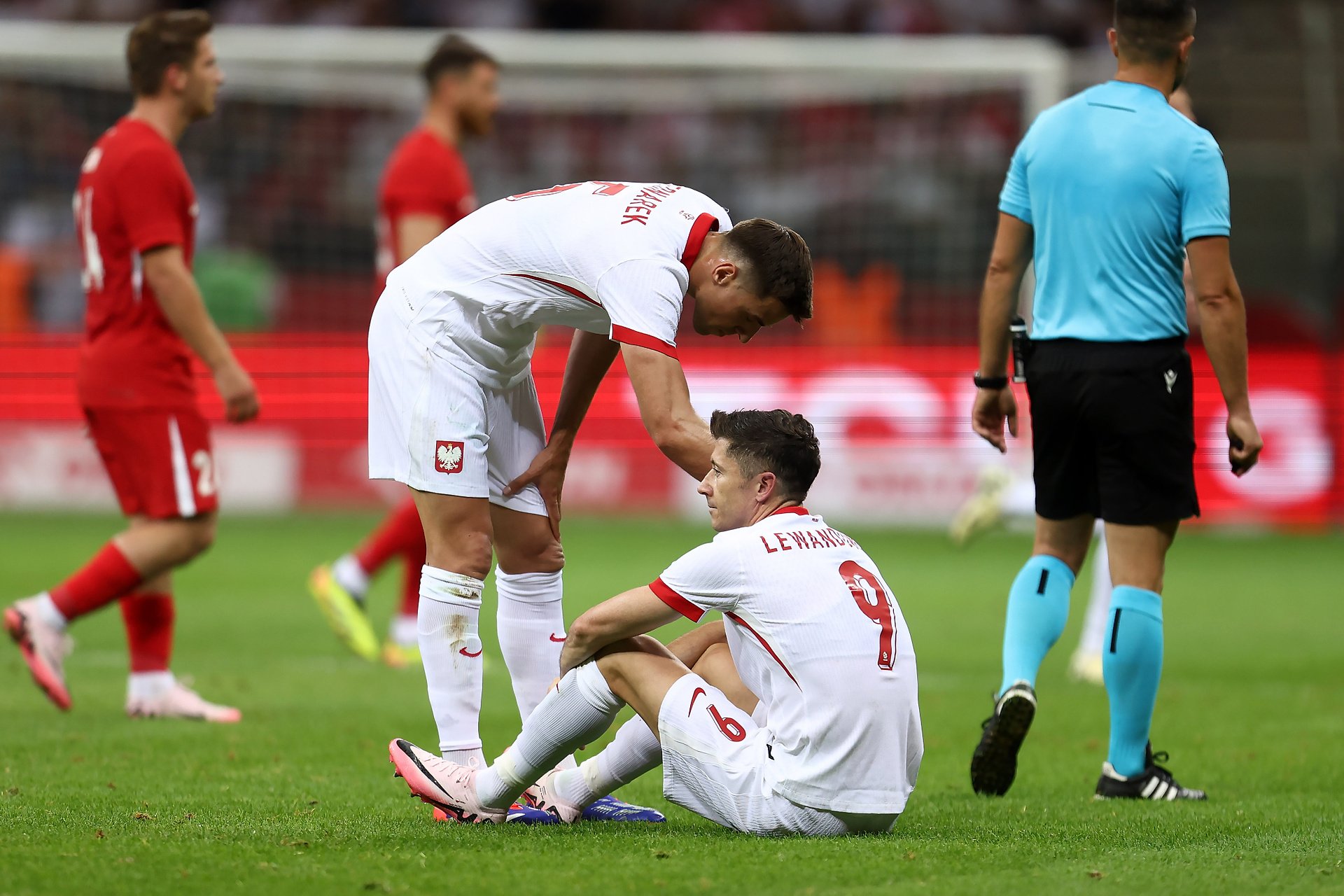 Lewandowski dính chấn thương, khiến Ba Lan âu lo trước thềm Euro 2024