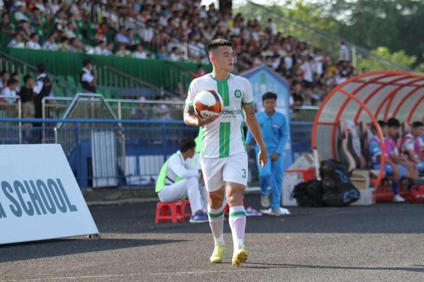 U22 Việt Nam triệu tập Hà Châu Phi thay thế Nguyễn Thái Sơn