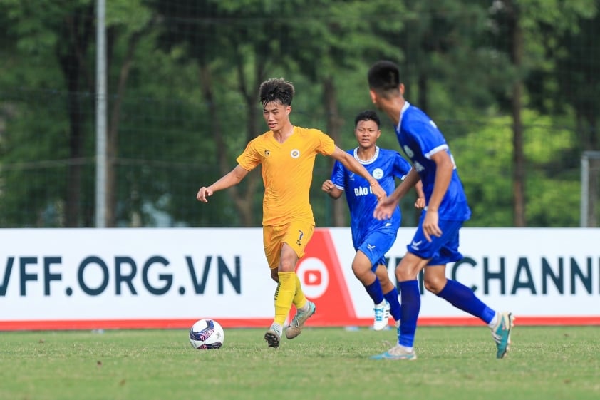 VCK U21 Quốc gia 2024: Tài năng trẻ Việt Nam tỏa sáng ở ngày khởi tranh
