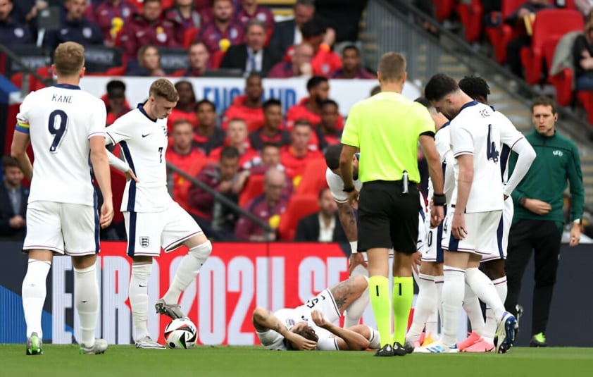 Gareth Southgate cập nhật tình hình John Stones sau chấn thương đáng lo ngại