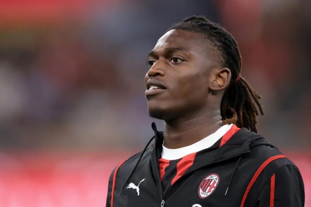 Sao trẻ AC Milan, Rafael Leao, lọt vào tầm ngắm của Barcelona giữa mâu thuẫn với HLV Fonseca