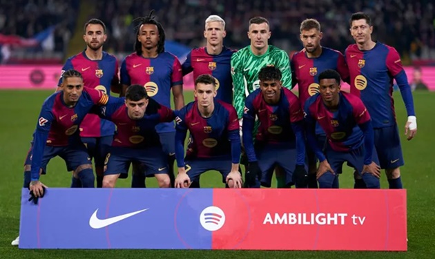 Người hâm mộ Barcelona giận dữ trước quyết định cho đội nghỉ ngơi sau thất bại thảm hại