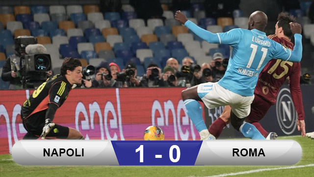 Napoli đánh bại Roma để giành lại ngôi đầu Serie A