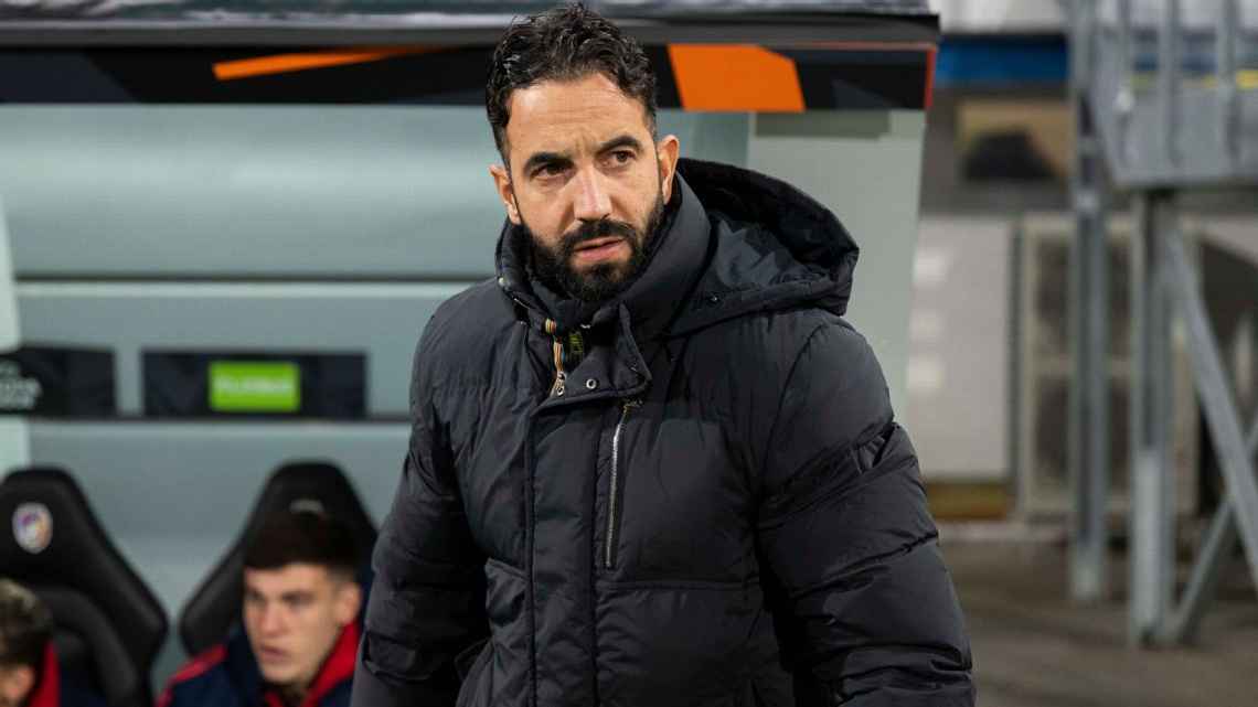 Trận derby Manchester Man United tìm kiếm lợi thế trước Man City chìm trong khủng hoảng