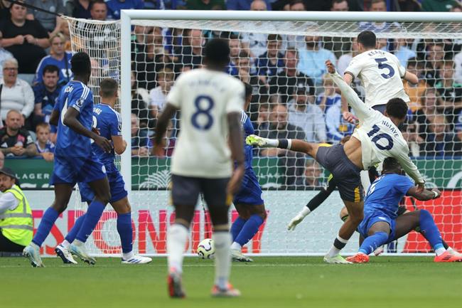 Arsenal vs Leicester Pháo Thủ Đương Đầu Với Bầy Cáo Trong Trận Đấu Trên Sân Nhà