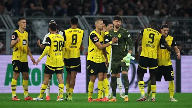 Trận Bóng Thắng Kéo Căng Giữa Hai Gã Khổng Lồ Augsburg Đối Đầu Với Dortmund