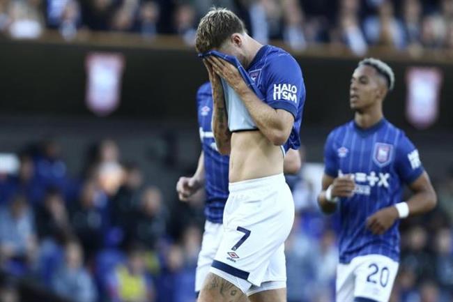 Brentford Ưa Sân Nhà, Ipswich Đi Đấu Khó Nhọc