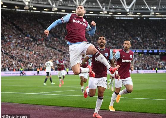 Nottingham Forest đối đầu West Ham Cuộc chiến cạnh tranh vị trí giữa sân