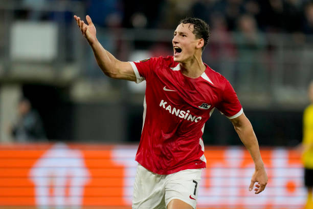 Ruben van Bommel thu hút sự quan tâm từ Manchester City và Arsenal sau màn trình diễn ấn tượng