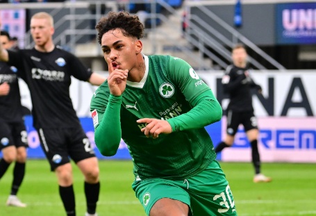 Bayern Munich và Mainz 05 tranh nhau tiền đạo ấn tượng Armindo Sieb
