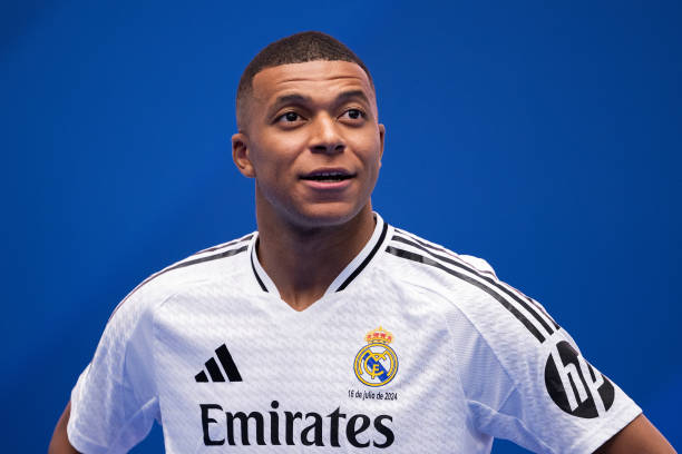 Tìm kiếm chuyên gia đá phạt mới cho Real Madrid: Mbappe hay còn ai?