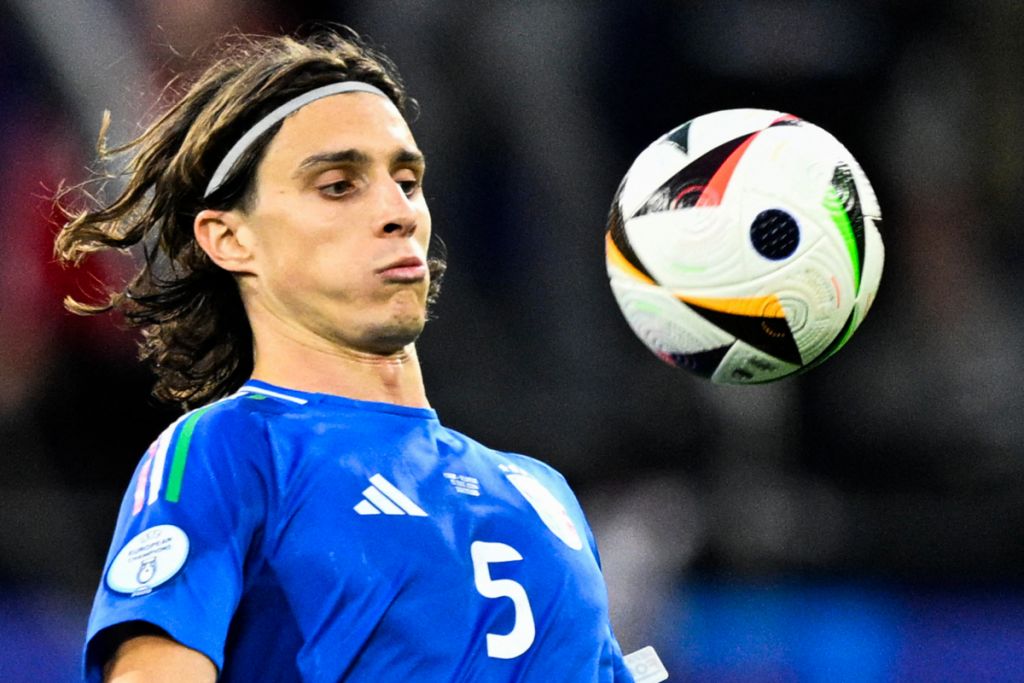 Tottenham nhắm đến hậu vệ đang lên của Bologna, Riccardo Calafiori