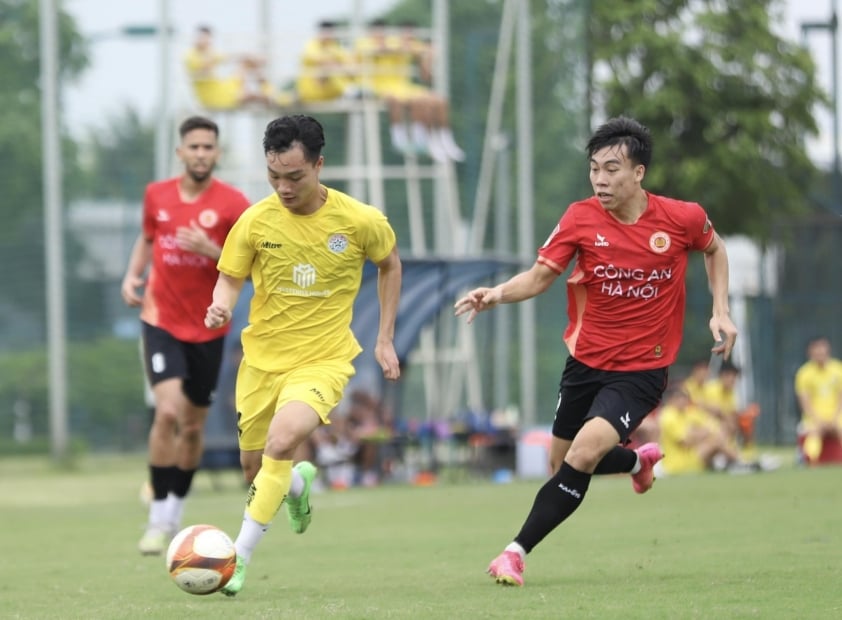 Tiền đạo Việt kiều Danny Reid: Ngôi sao mới của PVF-CAND