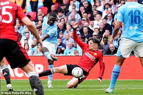 Man City và MU Đụng Độ Trong Trận Tranh Siêu Cúp Anh Gây Cấn