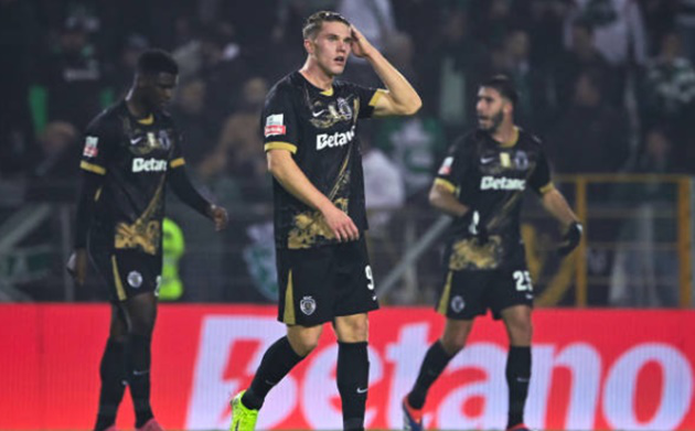Sporting Lisbon sa sút dưới thời HLV tạm quyền, tạo nên cuộc đua vô địch Bồ Đào Nha gay cấn