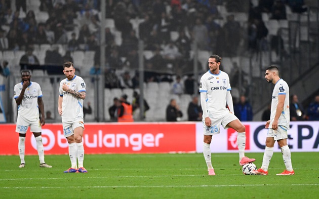 Roberto De Zerbi đối mặt áp lực khủng hoảng tại Marseille sau thất bại trước Auxerre