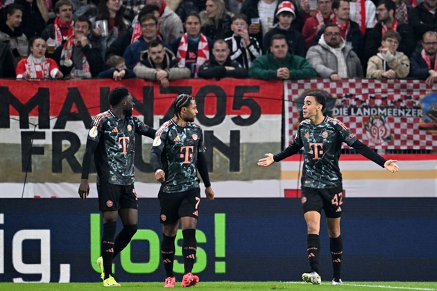 Bayern Munich đáng lẽ phải thắng đậm hơn Mainz 05, theo Joshua Kimmich