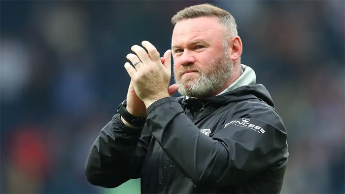 Wayne Rooney tái hợp với Mike Phelan tại Plymouth Argyle