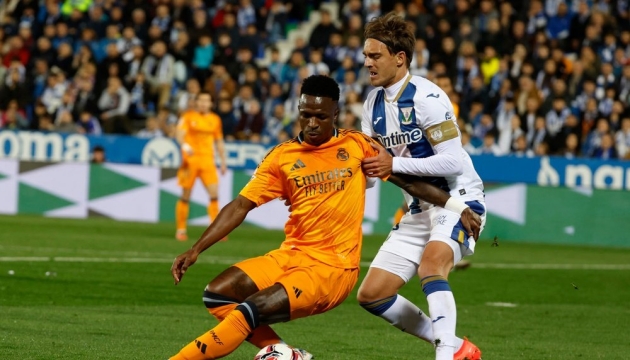 Cuộc khủng hoảng nhân sự nghiêm trọng đẩy Real Madrid vào đường cùng
