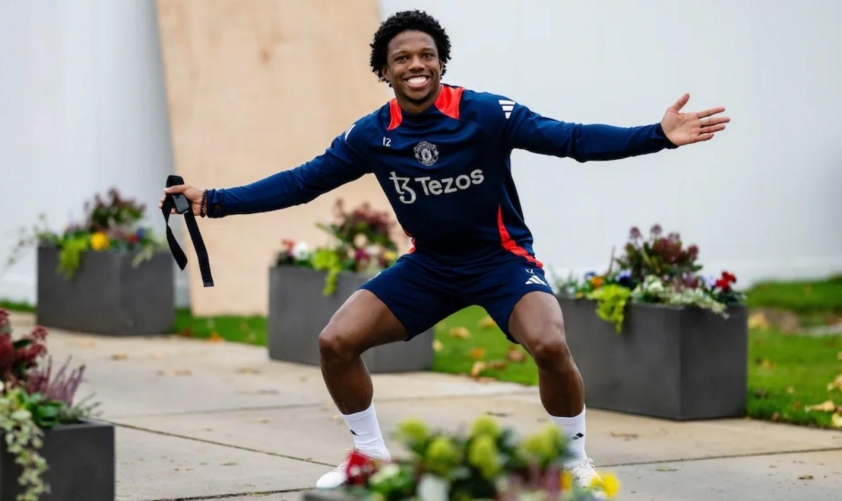 Tyrell Malacia Tái Xuất Mạnh Mẽ, Thắp Sáng Hy Vọng Hàng Thủ Quỷ Đỏ