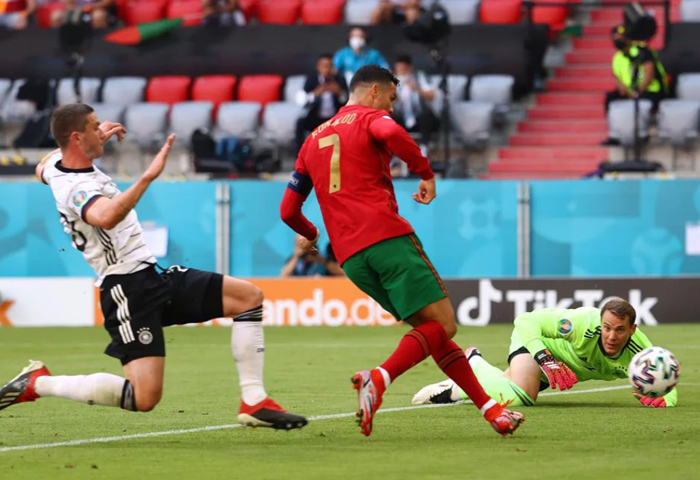 Ronaldo vs Neuer Ronaldo vs Neuer