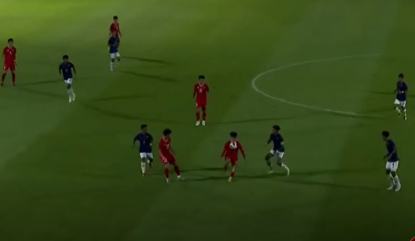 Chất lượng sân vận động tại U19 Đông Nam Á 2023: Ánh sáng tối tăm và mùi hôi thối