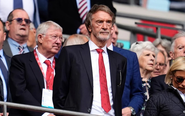 Mục tiêu kép của Manchester United: Chiêu mộ thêm hai trung vệ vào mùa hè