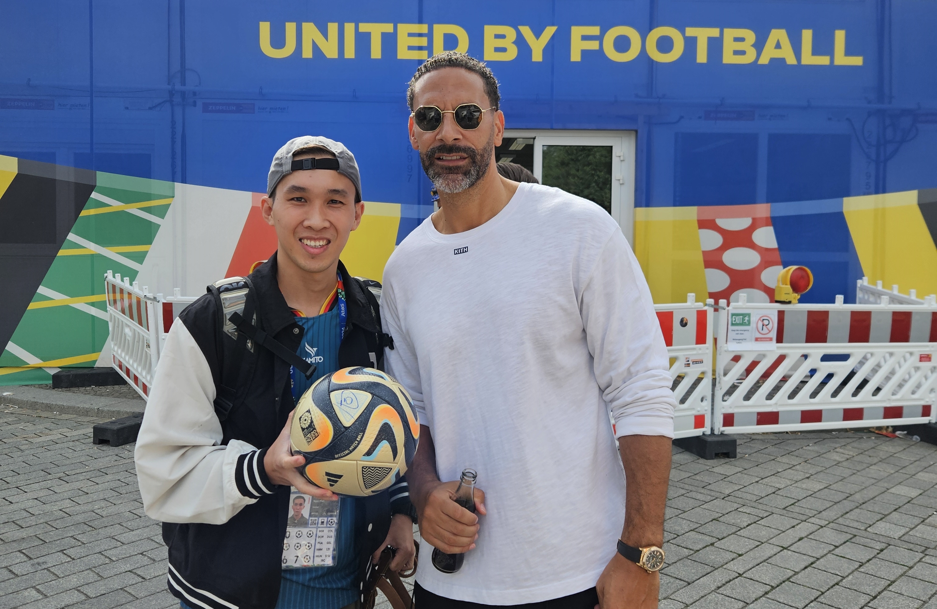 Phat Freestyle giao lưu cùng Rio Ferdinand tại Euro 2024, khiến cựu trung vệ người Anh trầm trồ