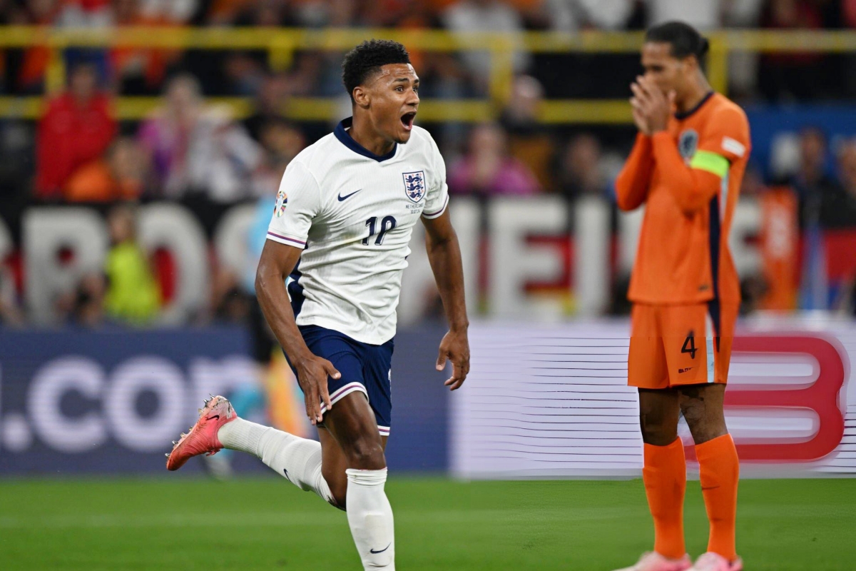 Sự Thăng Hoa Tột Đỉnh: Từ Bước Chân Khiêm Tốn Đến Chiến Thắng Vinh Quang Của Ollie Watkins